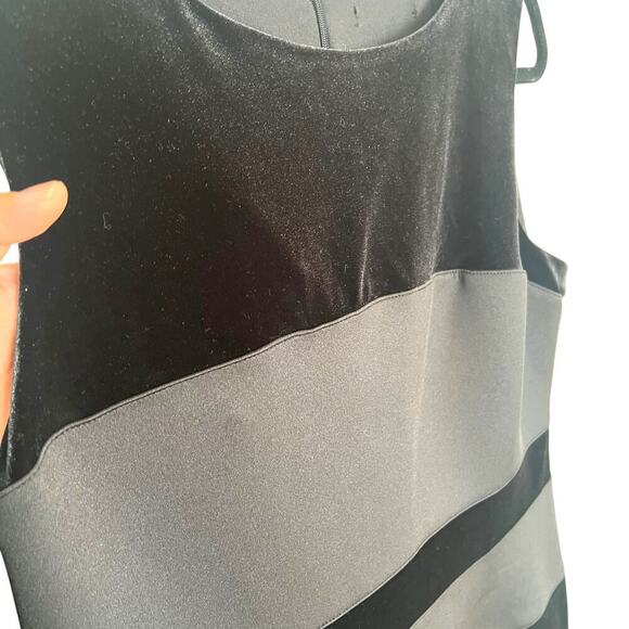 Tommy Hilfiger Women's Scuba Velvet Sleeveless Sheath Dress Black Size L/XL - Picture 5 of 10